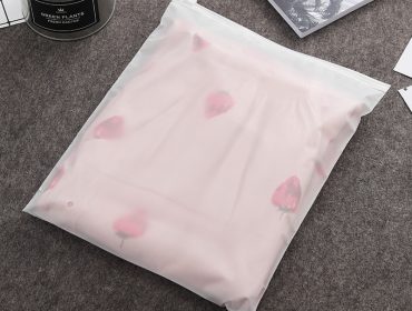 Tại sao nên chọn túi nhựa PP thay vì túi nilon thường để đóng gói quần áo?